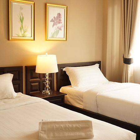 Taris Art Hotel Пхре Екстер'єр фото