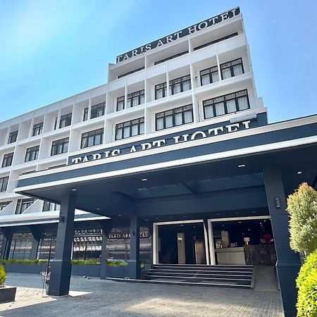 Taris Art Hotel Пхре Екстер'єр фото