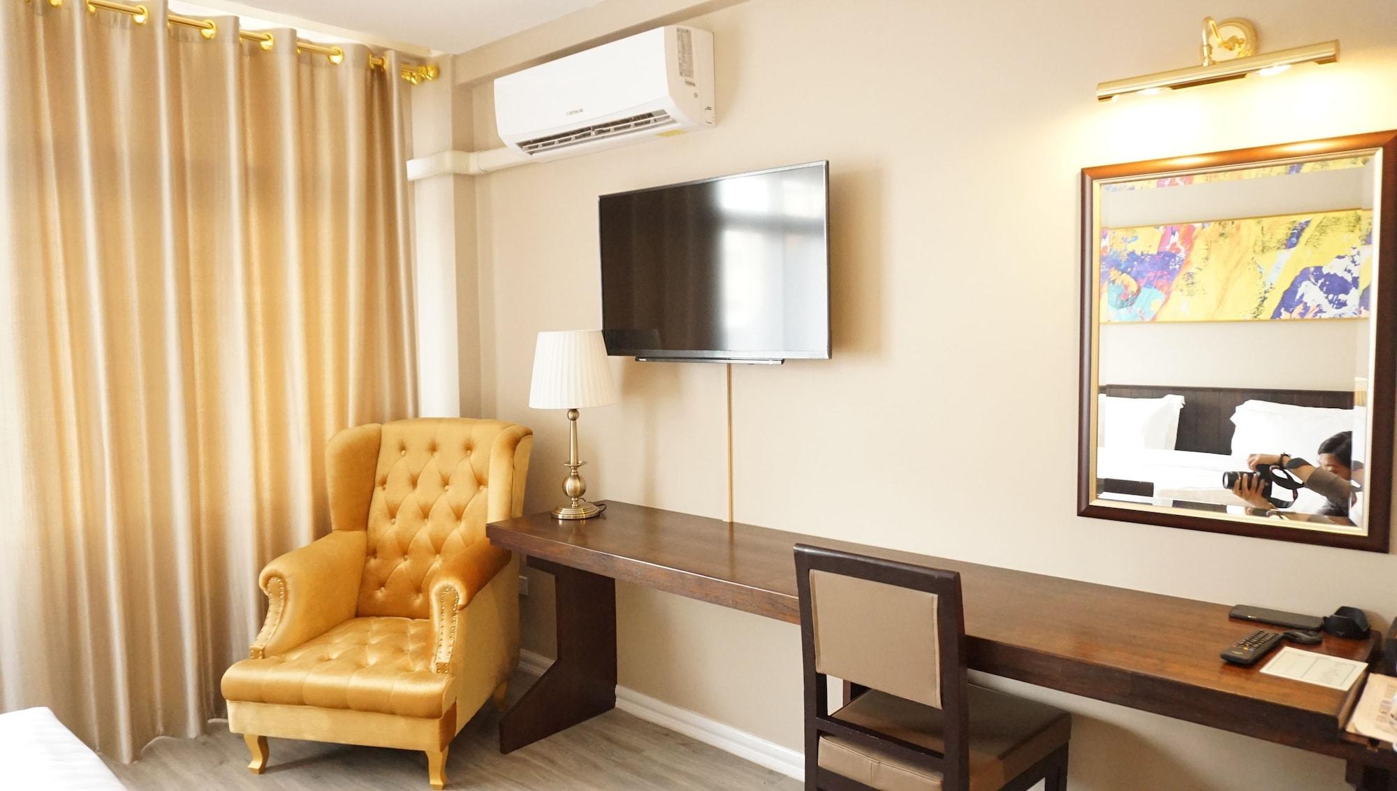 Taris Art Hotel Пхре Екстер'єр фото