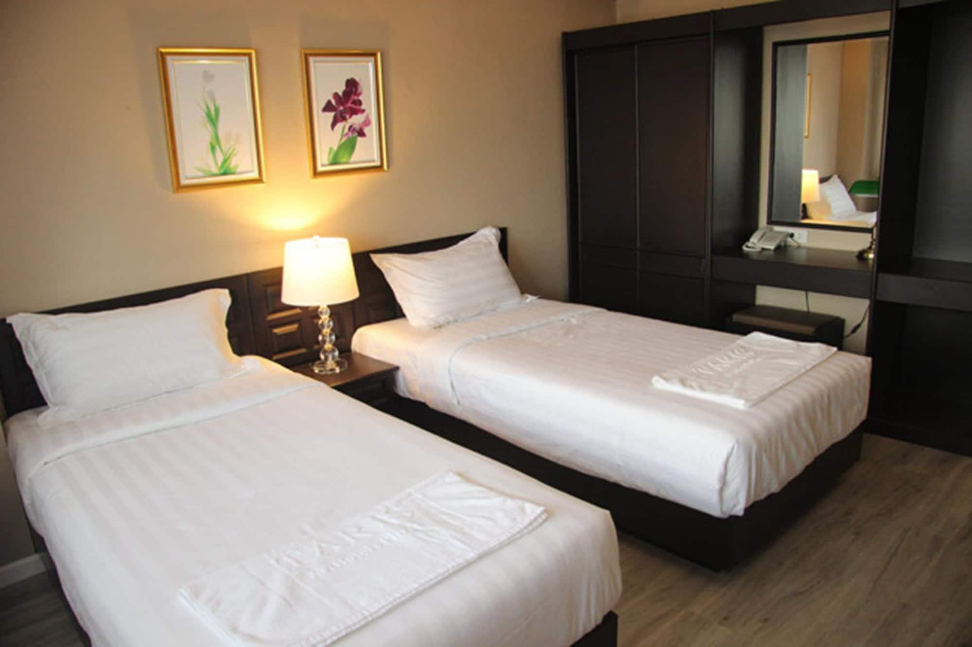 Taris Art Hotel Пхре Екстер'єр фото