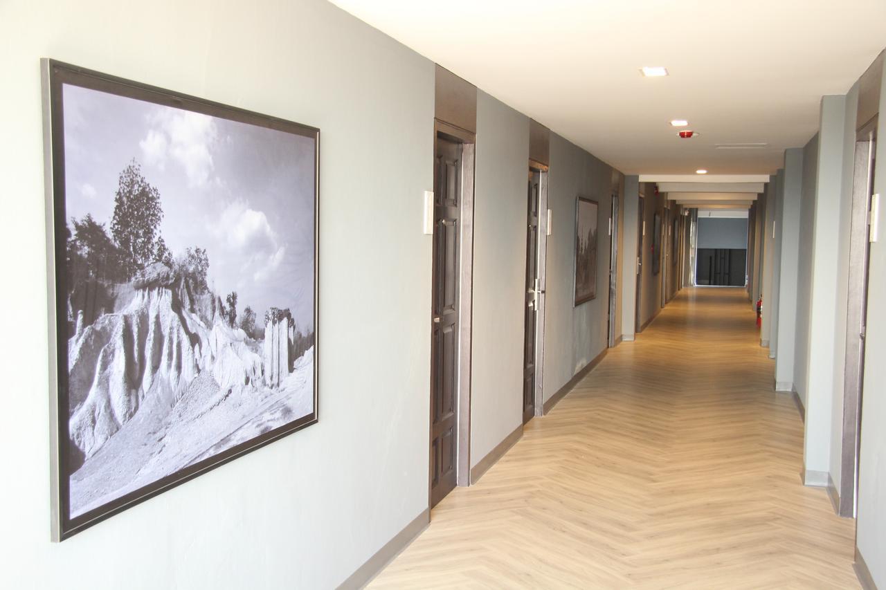 Taris Art Hotel Пхре Екстер'єр фото