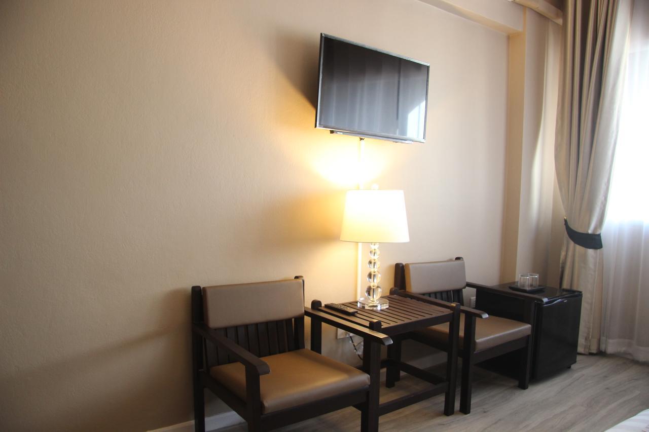 Taris Art Hotel Пхре Екстер'єр фото