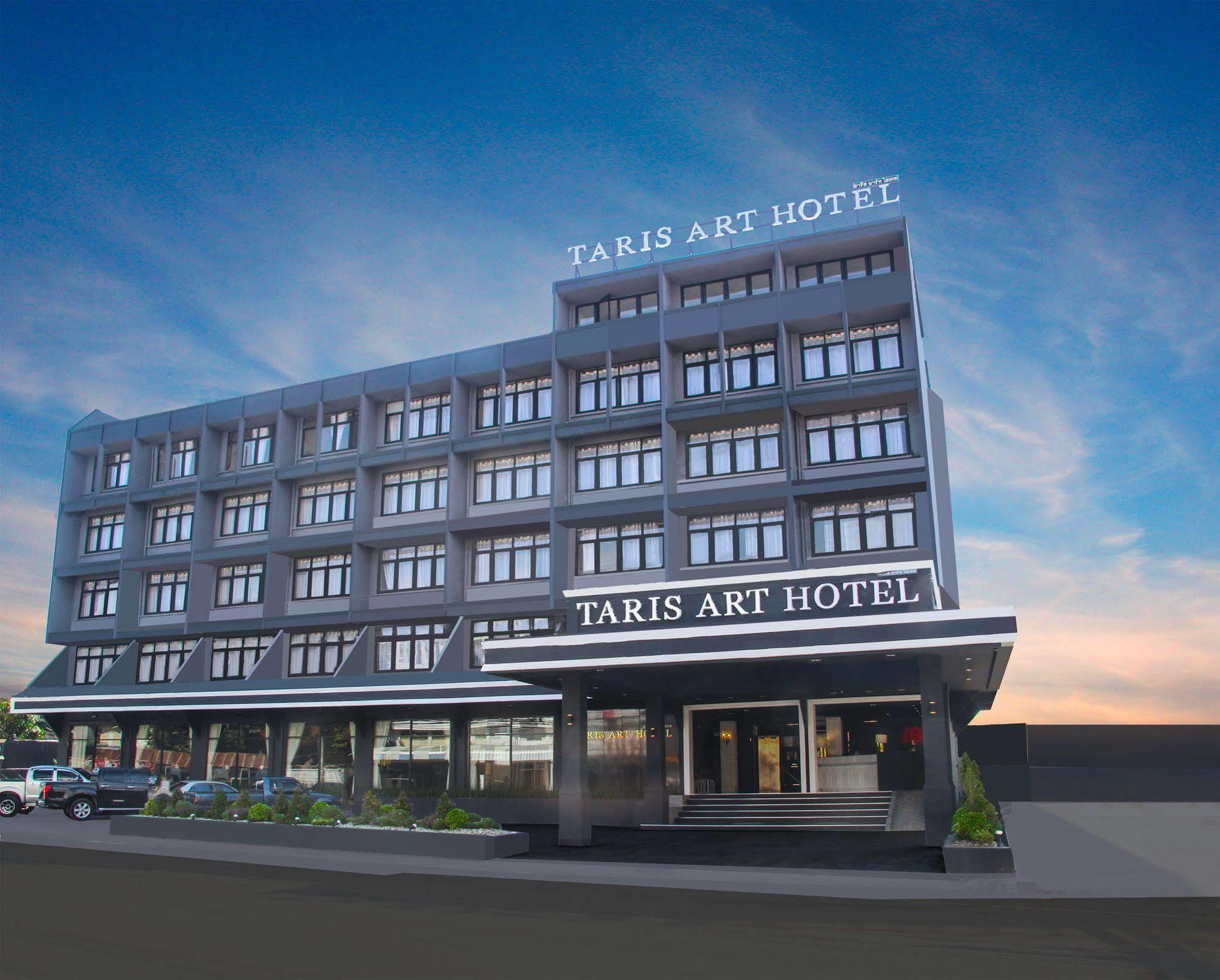 Taris Art Hotel Пхре Екстер'єр фото